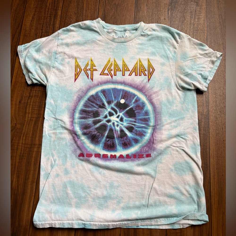 Def Leppard Tee Shirt Size Medium.